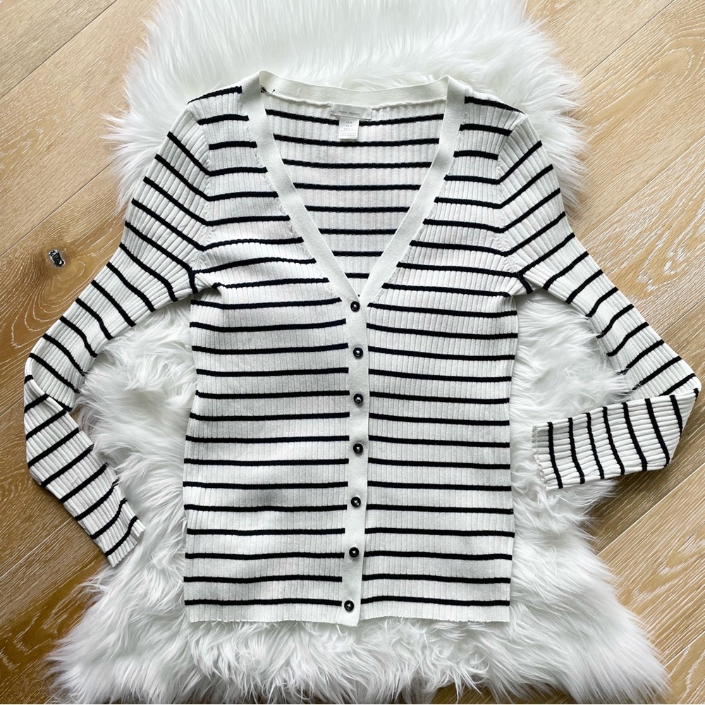 H & M Basics white and black striped v neck button down ribbed cardigan Medium
